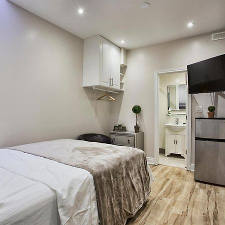 Toronto Rooms And Suites المظهر الخارجي الصورة