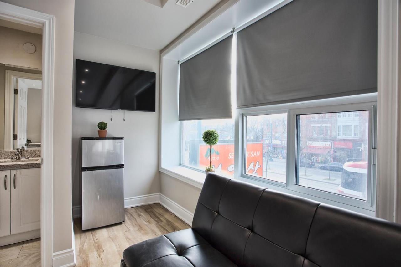 Toronto Rooms And Suites المظهر الخارجي الصورة