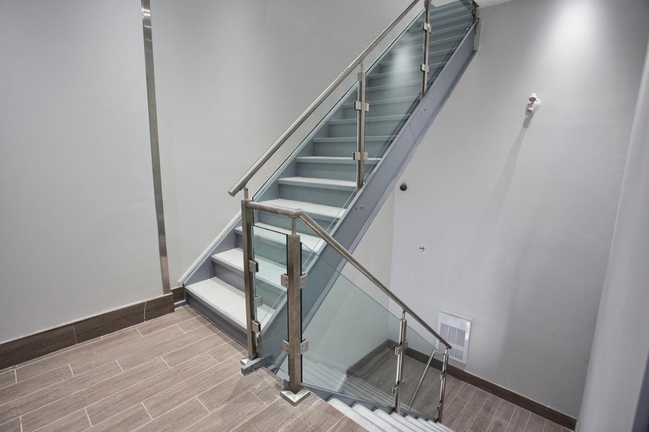 Toronto Rooms And Suites المظهر الخارجي الصورة