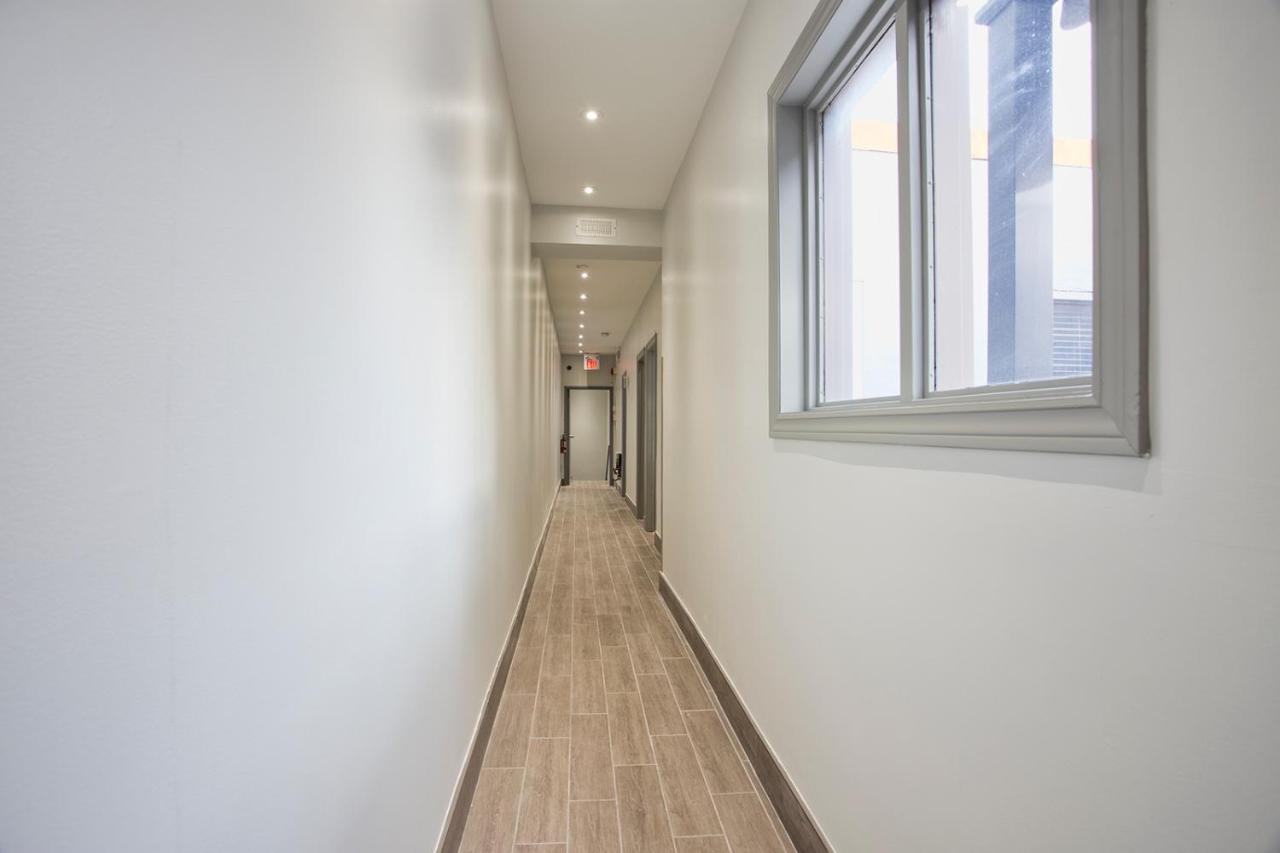 Toronto Rooms And Suites المظهر الخارجي الصورة
