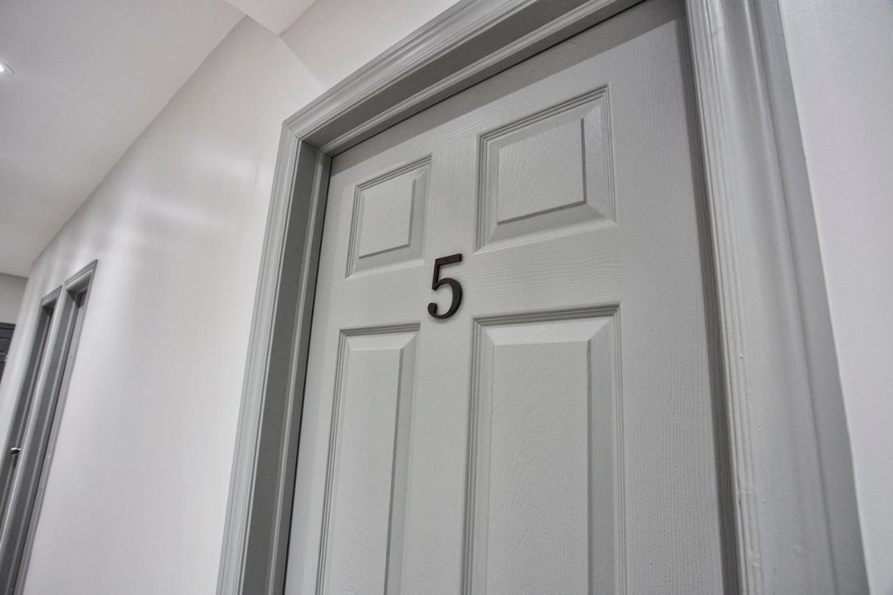 Toronto Rooms And Suites المظهر الخارجي الصورة