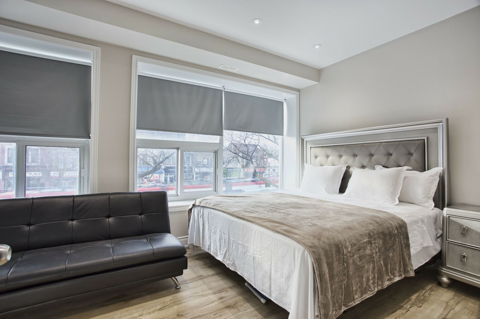 Toronto Rooms And Suites المظهر الخارجي الصورة